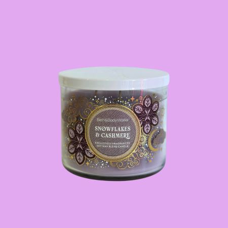 VELA SNOWFLAKES &amp; CASHMERE