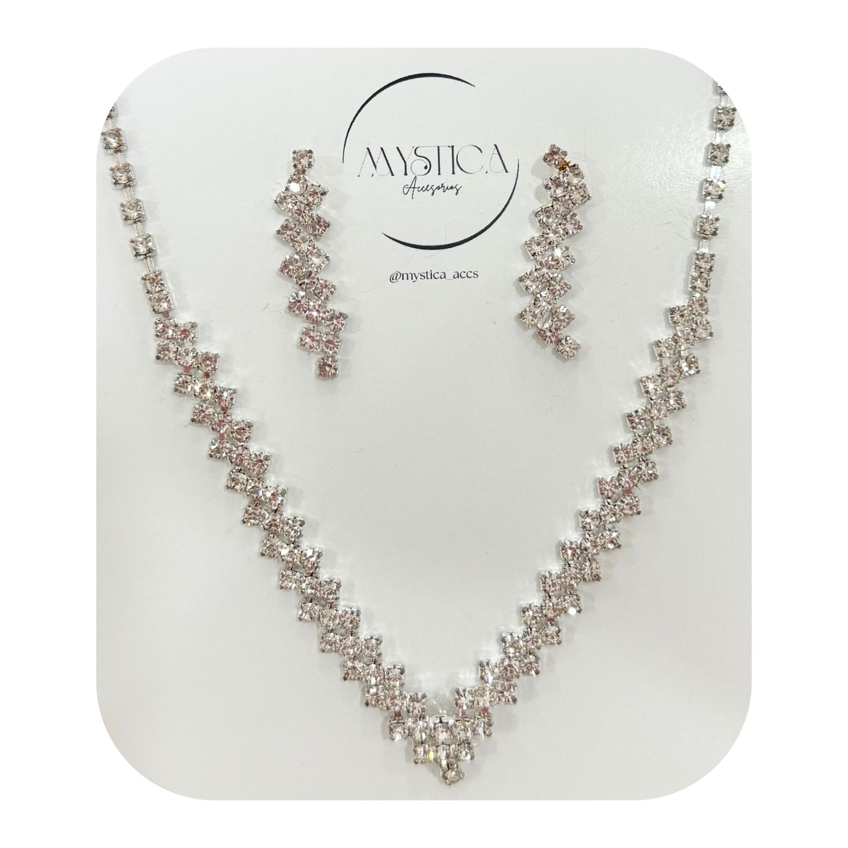 SET COLLAR Y ARETES PLATEADOS