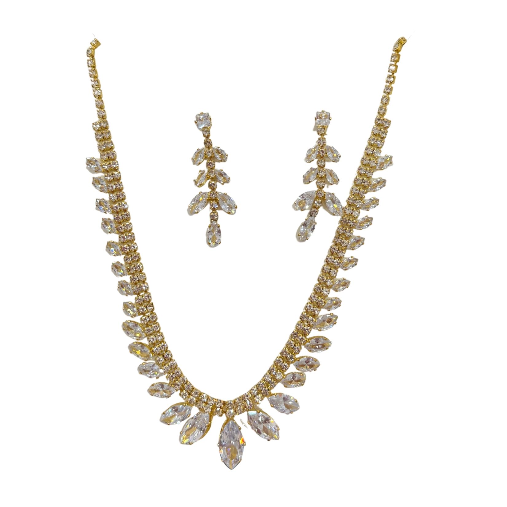 SET COLLAR Y ARETES DORADOS