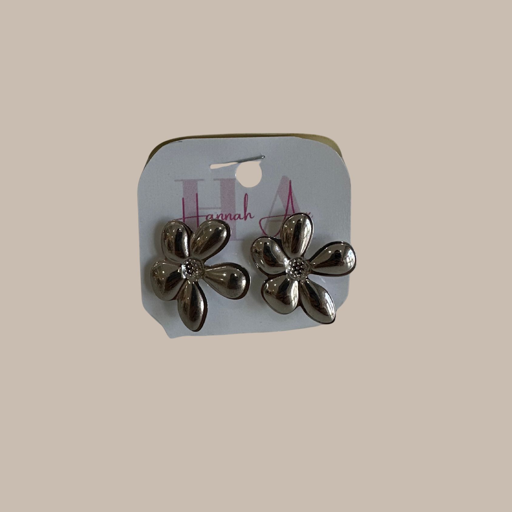 ARETES FLOR PLATEADA